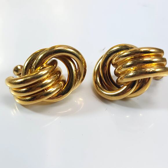 Vintage Gold Knotted Clip-On Earrings, Retro Statement Jewelry, Timeless Design - Picture 1 of 10